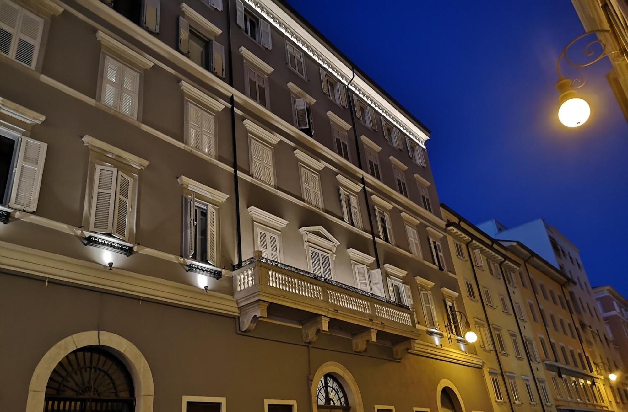 Forvm Boutique Hotel Trieste Exterior foto